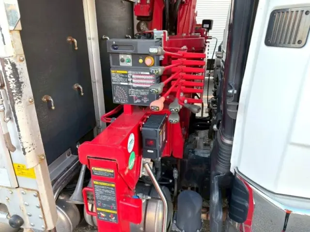 三菱 ファイター 2KG-FK62Fの写真12