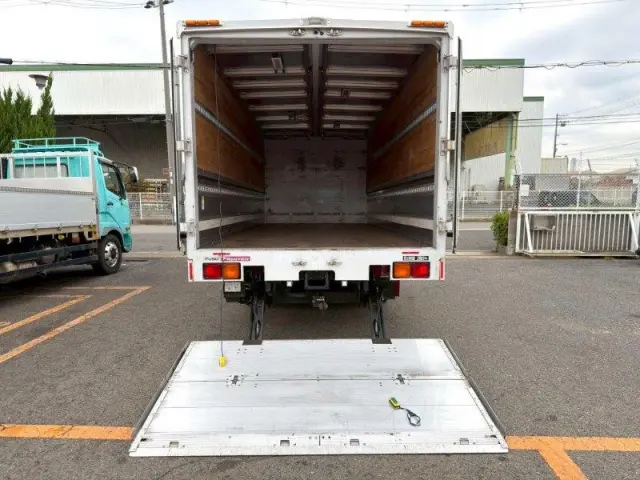 三菱 ファイター 2KG-FK71Fの写真11