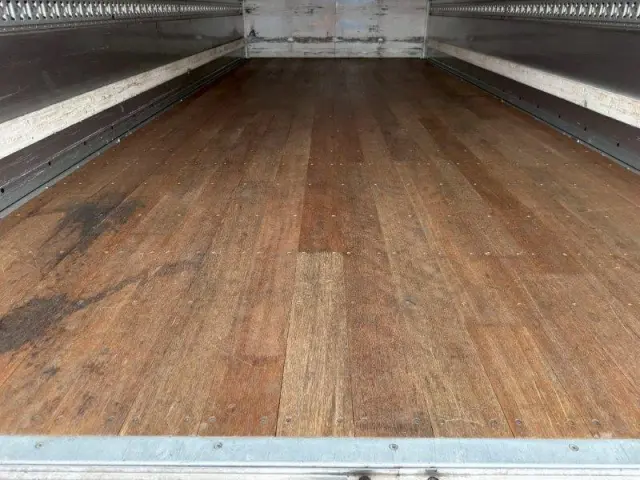 三菱 ファイター 2KG-FK71Fの写真12