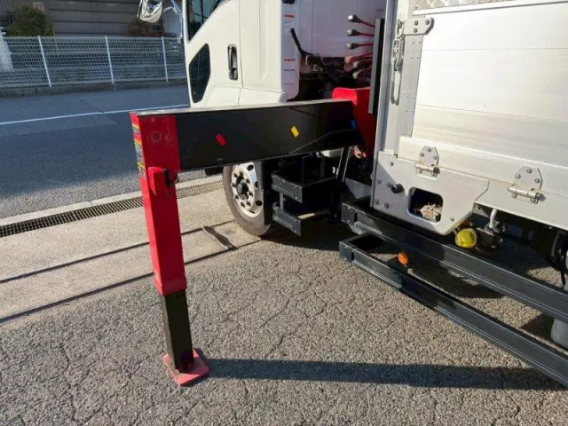 いすゞ フォワード 2RG-FTR90U2の写真7