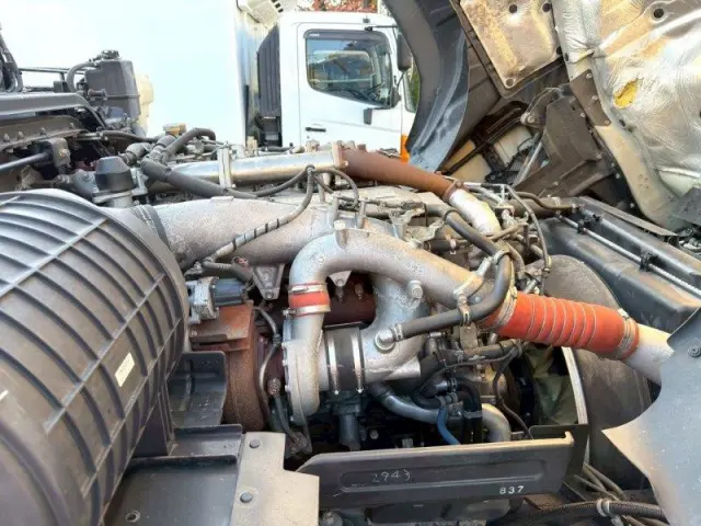 いすゞ ギガ QKG-EXD52BDの写真17