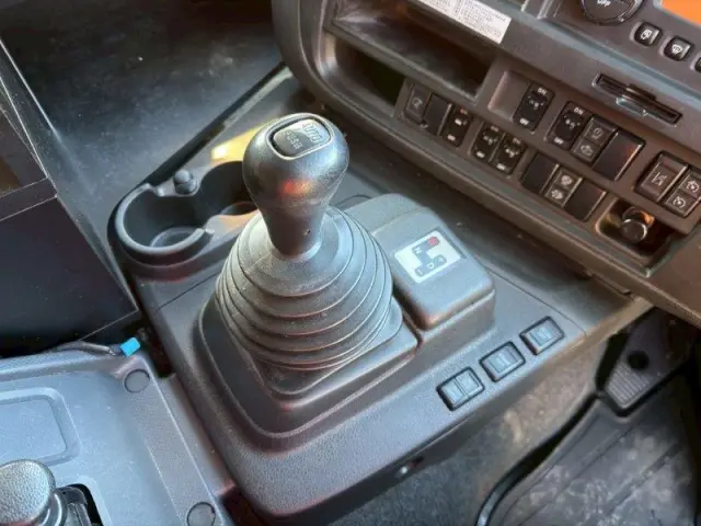 いすゞ ギガ QKG-EXD52BDの写真20