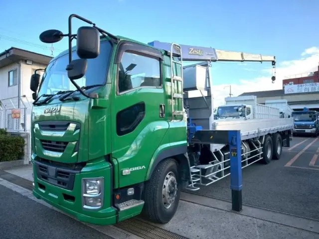 いすゞ ギガ QKG-CYZ77B(6x4)の写真5