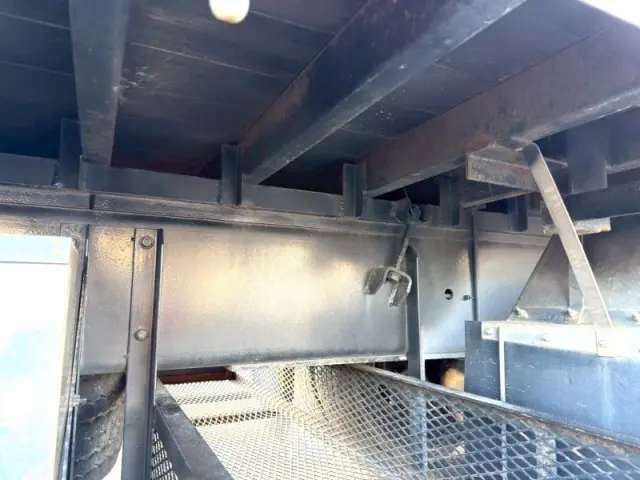 いすゞ ギガ QKG-CYZ77B(6x4)の写真14