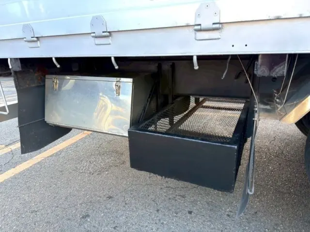 いすゞ ギガ QKG-CYZ77B(6x4)の写真16