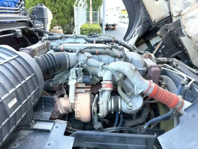 いすゞ ギガ QKG-CYZ77B(6x4)の写真29