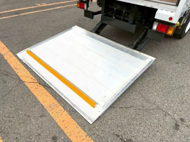 いすゞ エルフ 2RG-NPR88ANの写真10