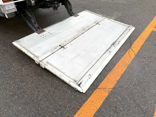 三菱 ファイター TKG-FK71Fの写真6