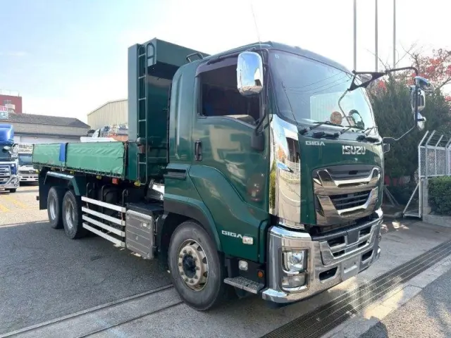 いすゞ ギガ 2PG-CYZ77CM(8x4)の写真2