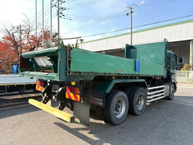 いすゞ ギガ 2PG-CYZ77CM(8x4)の写真3