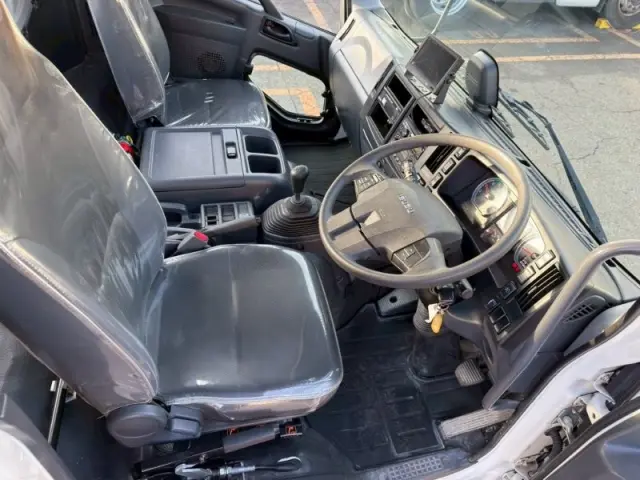 いすゞ フォワード 2PG-FRR90S2の写真24