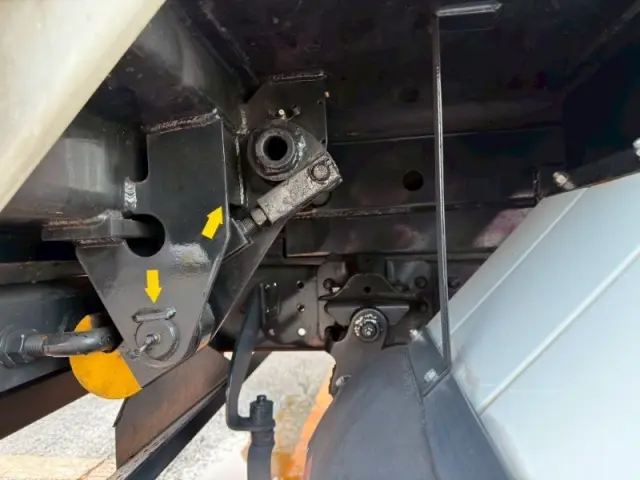 三菱 キャンター 2PG-FEB90の写真20