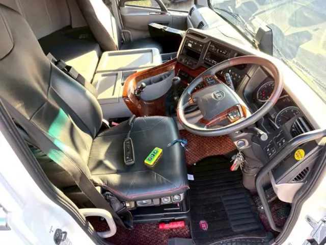 ＵＤ クオン 2PG-CD5CA(6x2)の写真28