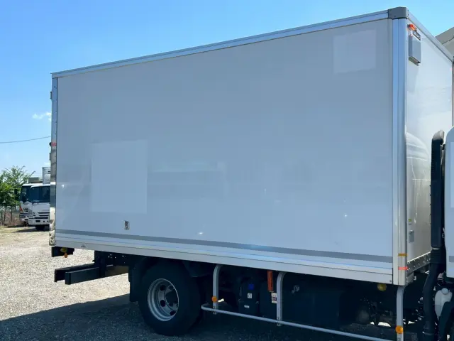 いすゞ エルフ 2RG-NPR88YN(2WD)の写真6