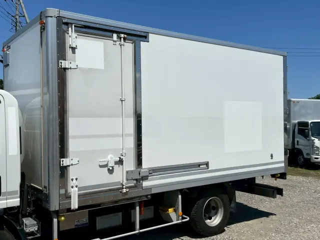 いすゞ エルフ 2RG-NPR88YN(2WD)の写真7