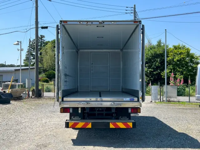 いすゞ エルフ 2RG-NPR88YN(2WD)の写真10