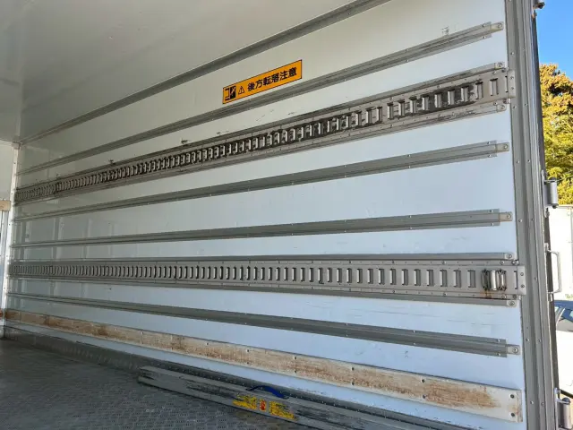 いすゞ エルフ 2RG-NPR88YN(2WD)の写真13