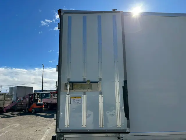 いすゞ エルフ 2RG-NPR88YN(2WD)の写真17