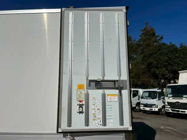 いすゞ エルフ 2RG-NPR88YN(2WD)の写真18