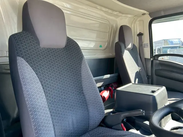 いすゞ エルフ 2RG-NPR88YN(2WD)の写真27