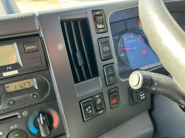 いすゞ エルフ 2RG-NPR88YN(2WD)の写真30