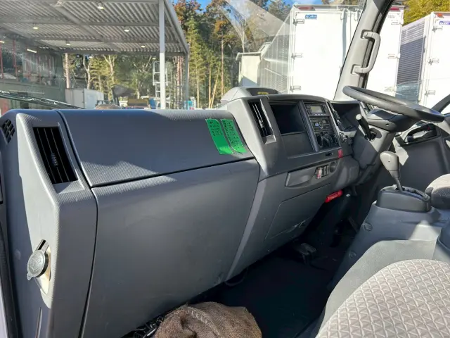 いすゞ エルフ 2RG-NPR88YN(2WD)の写真33