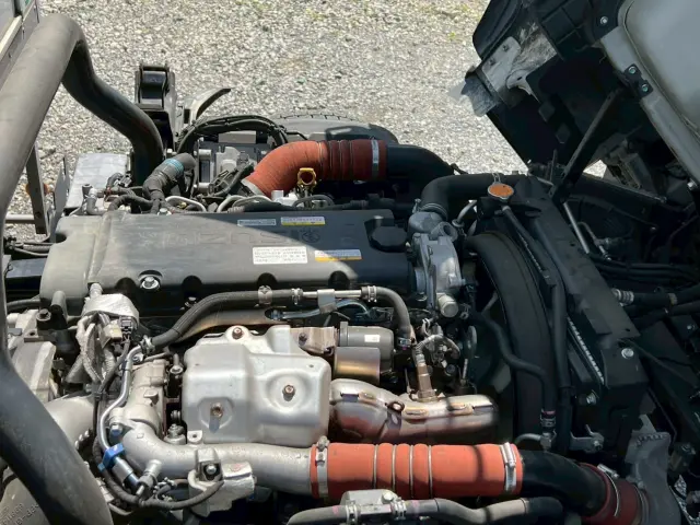 いすゞ エルフ 2RG-NPR88YN(2WD)の写真34