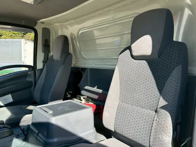 いすゞ エルフ 2RG-NPR88YN(2WD)の写真34