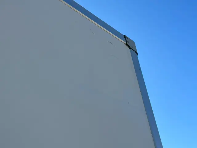 いすゞ エルフ 2RG-NPR88YN(2WD)の写真47