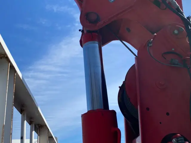 UD コンドル TKG-MK38L(2WD)の写真15