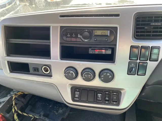 UD コンドル TKG-MK38L(2WD)の写真29