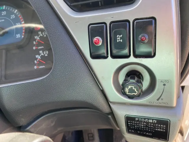 UD コンドル TKG-MK38L(2WD)の写真32