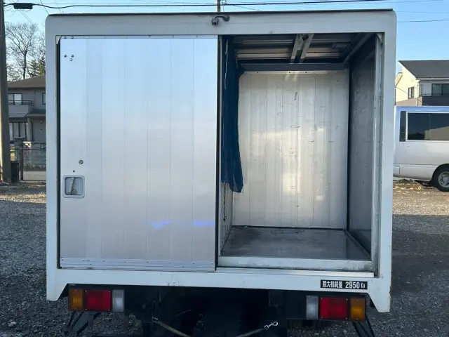 いすゞ エルフ TPG-NMR85AN(2WD)の写真9