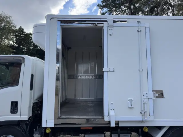 いすゞ エルフ 2RG-NPR88YN(2WD)の写真8