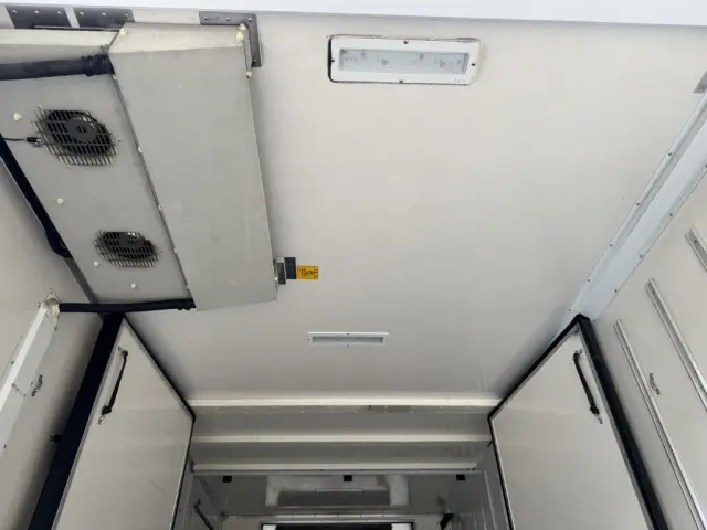 いすゞ エルフ 2RG-NPR88YN(2WD)の写真16