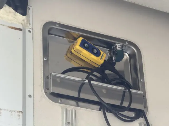 いすゞ エルフ 2RG-NPR88YN(2WD)の写真19