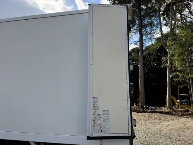 いすゞ エルフ 2RG-NPR88YN(2WD)の写真22