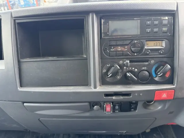 いすゞ エルフ 2RG-NPR88YN(2WD)の写真32