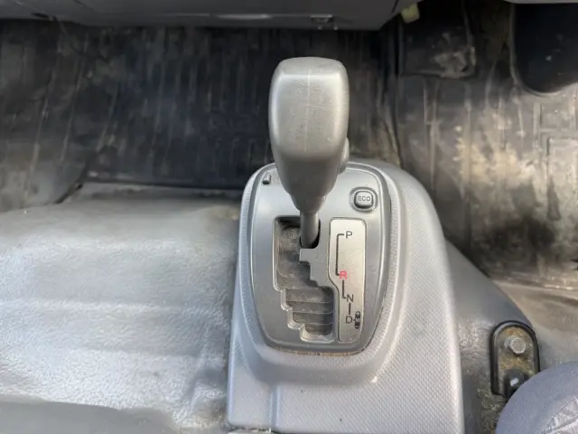 いすゞ エルフ 2RG-NPR88YN(2WD)の写真36