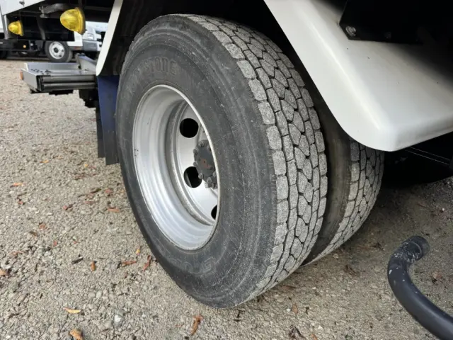 いすゞ エルフ 2RG-NPR88YN(2WD)の写真44