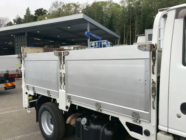 いすゞ エルフ TKG-NKR85A(2WD)の写真6