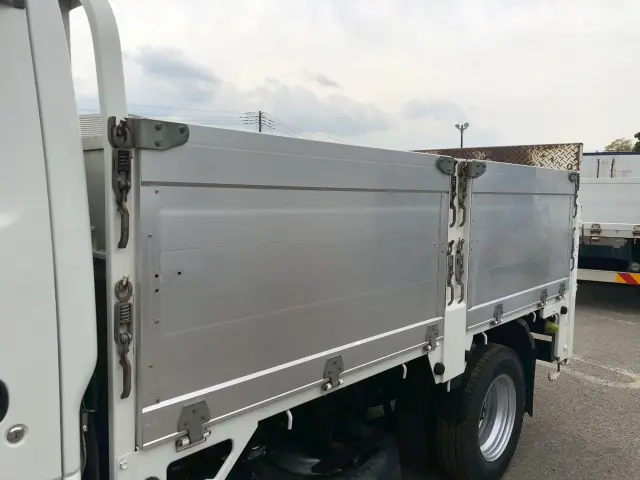 いすゞ エルフ TKG-NKR85A(2WD)の写真7