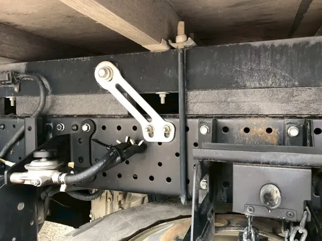 いすゞ エルフ TKG-NKR85A(2WD)の写真19