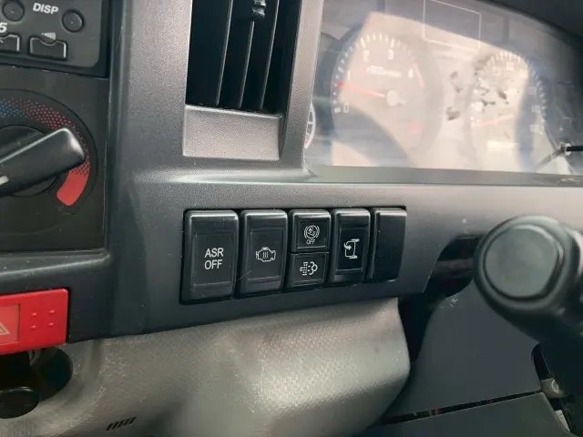 いすゞ エルフ TKG-NKR85A(2WD)の写真27