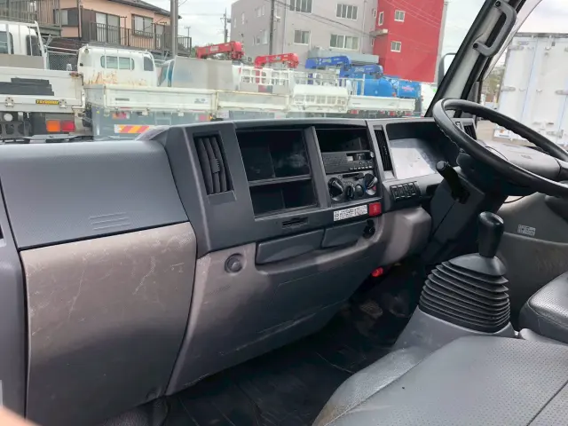 いすゞ エルフ TKG-NKR85A(2WD)の写真30