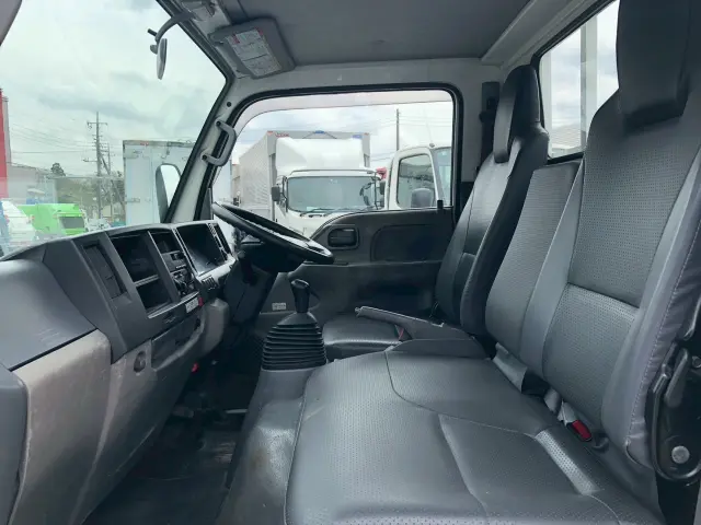 いすゞ エルフ TKG-NKR85A(2WD)の写真31