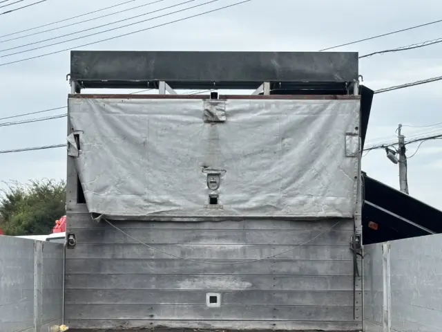 いすゞ ギガ QKG-CYJ77A(8x4)の写真12