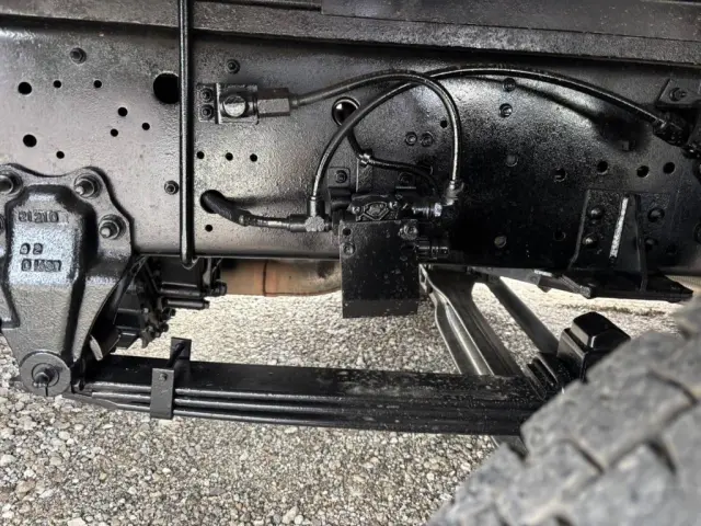 いすゞ ギガ QKG-CYJ77A(8x4)の写真13