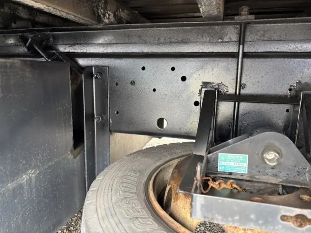 いすゞ ギガ QKG-CYJ77A(8x4)の写真14