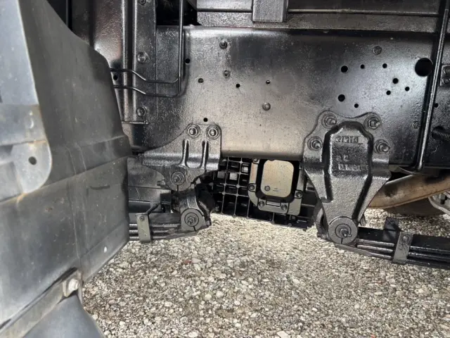 いすゞ ギガ QKG-CYJ77A(8x4)の写真17